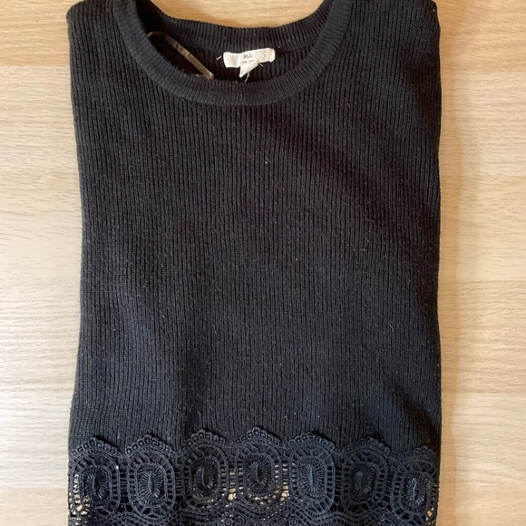 Black Cropped Sweater - Picture 3 of 4